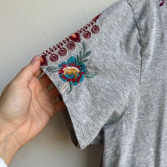 Johnny Was Embroidered Floral Colorful Gray Short Sleeve T Shirt Size Large - Picture 4 of 7